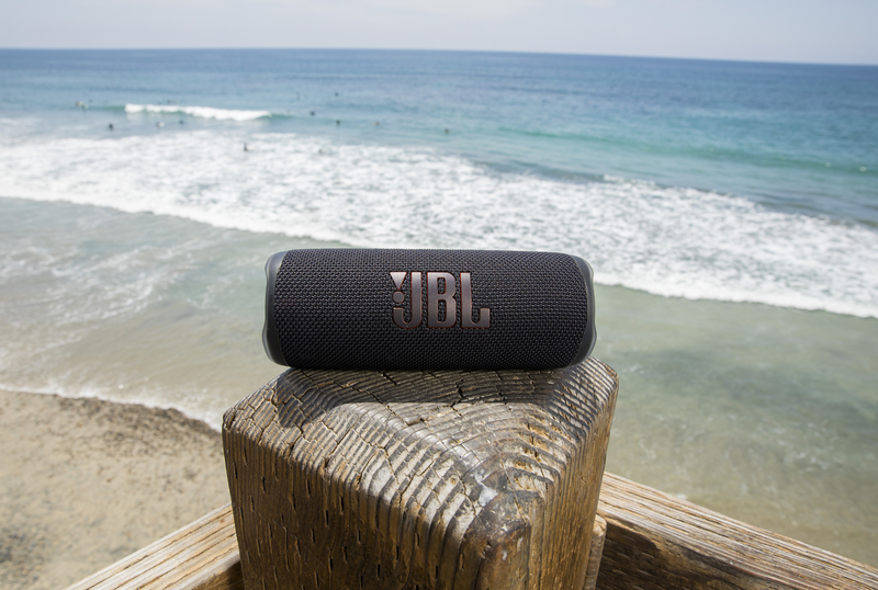 JBL Flip 6 Portable Waterproof Speaker - Blue